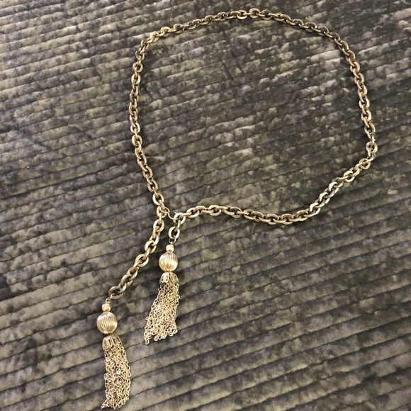 Adjustable chain belt with tassels